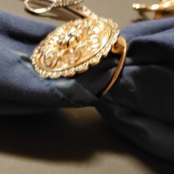Vintage West Germany Filigree Round Gold Tone Scarf Clip Ring. - Picture 4 of 4